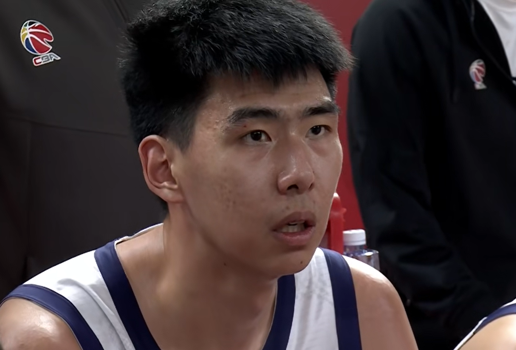 英超直播-6盖帽！解说：身价要暴涨了 球迷：可代替周琦参加世预赛