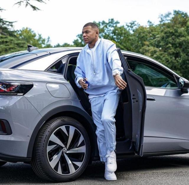 体育赛事视频直播-【揭秘】对法国足协造反，姆巴佩这次做了带头大哥