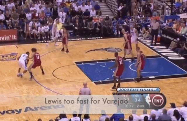 1659106650791065794.gif 英超直播-时代先驱:将空间四号位推到台前 刘易斯仍被低估