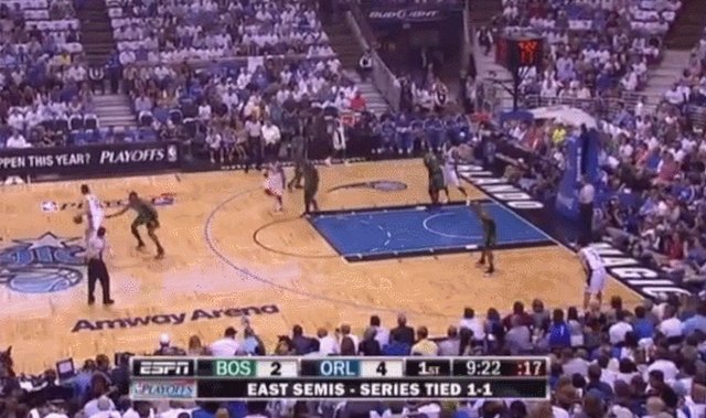 1659106752239077204.gif 英超直播-时代先驱:将空间四号位推到台前 刘易斯仍被低估