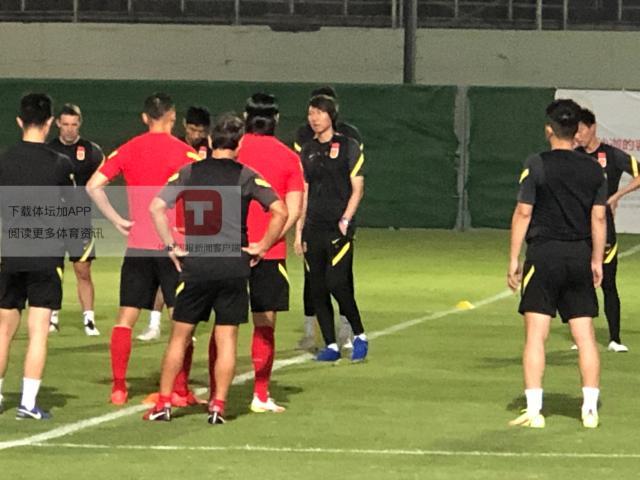 1632100259430097469.jpeg QQ体育直播-国足齐整阵容恢复室外训练 张琳芃首现身场边慢跑