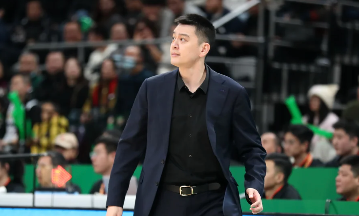 NBA直播-又是3连败!8胜10负杨鸣陷入危机,辽蜜暴怒:每年去欧洲考察些啥