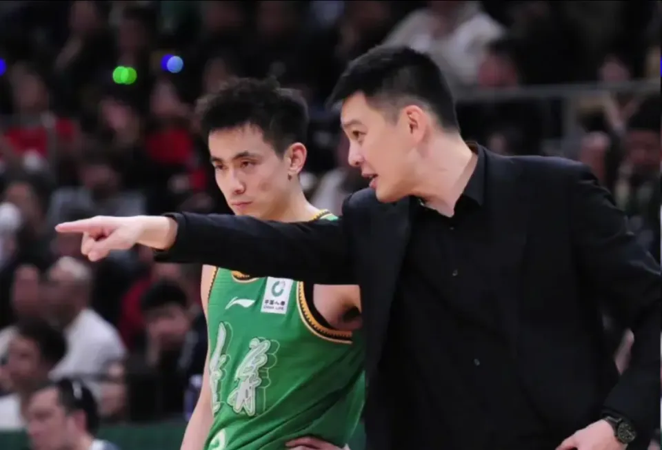 NBA直播-又是3连败!8胜10负杨鸣陷入危机,辽蜜暴怒:每年去欧洲考察些啥