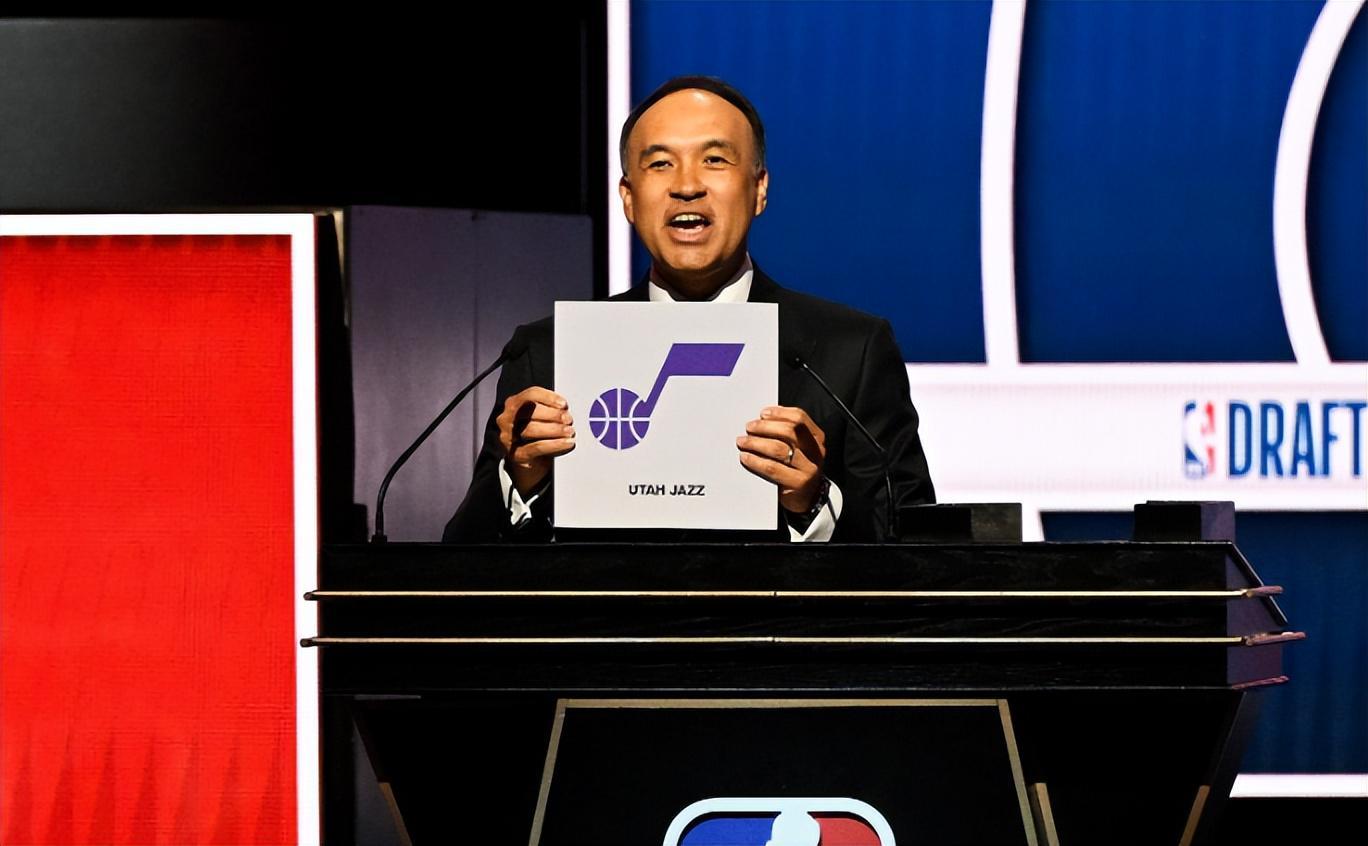 欧冠直播-NBA乐透抽签揭晓!奇才状元爵士榜眼灰熊探花 快船幸运获得5号签